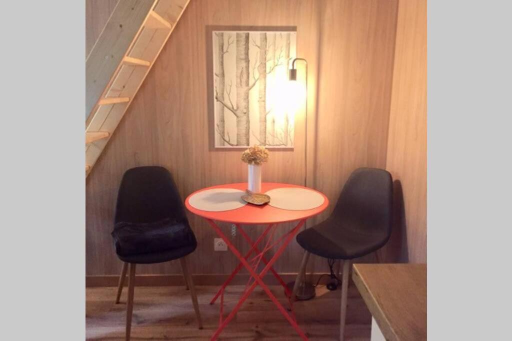 Adorable Chalet dans un espace boisé Saint-Junien Exterior foto