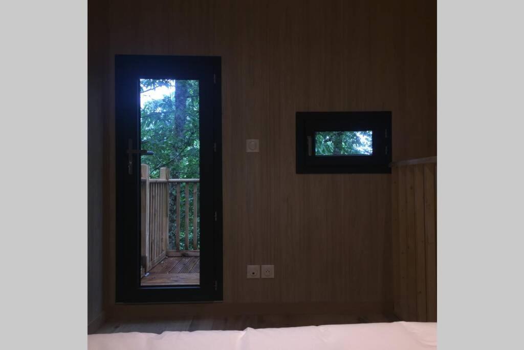 Adorable Chalet dans un espace boisé Saint-Junien Exterior foto